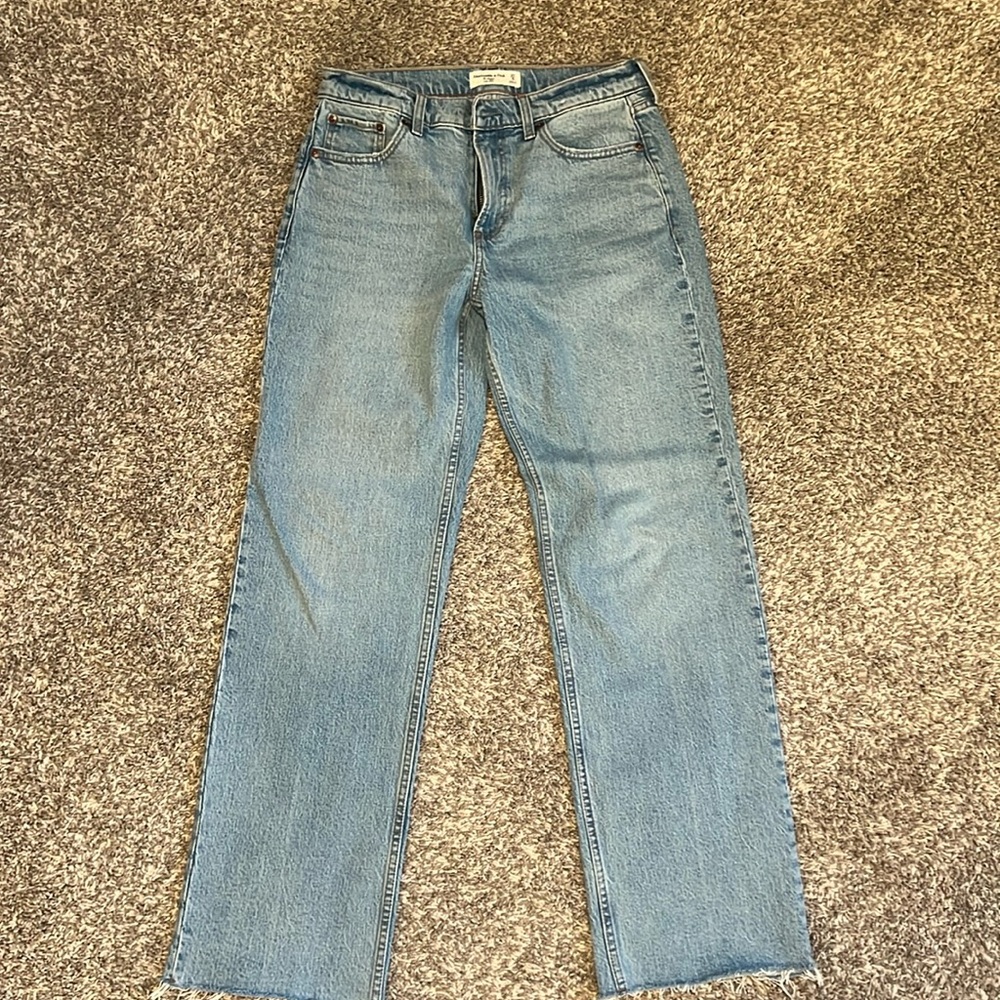 Cutest baggy low rise jeans ever!
